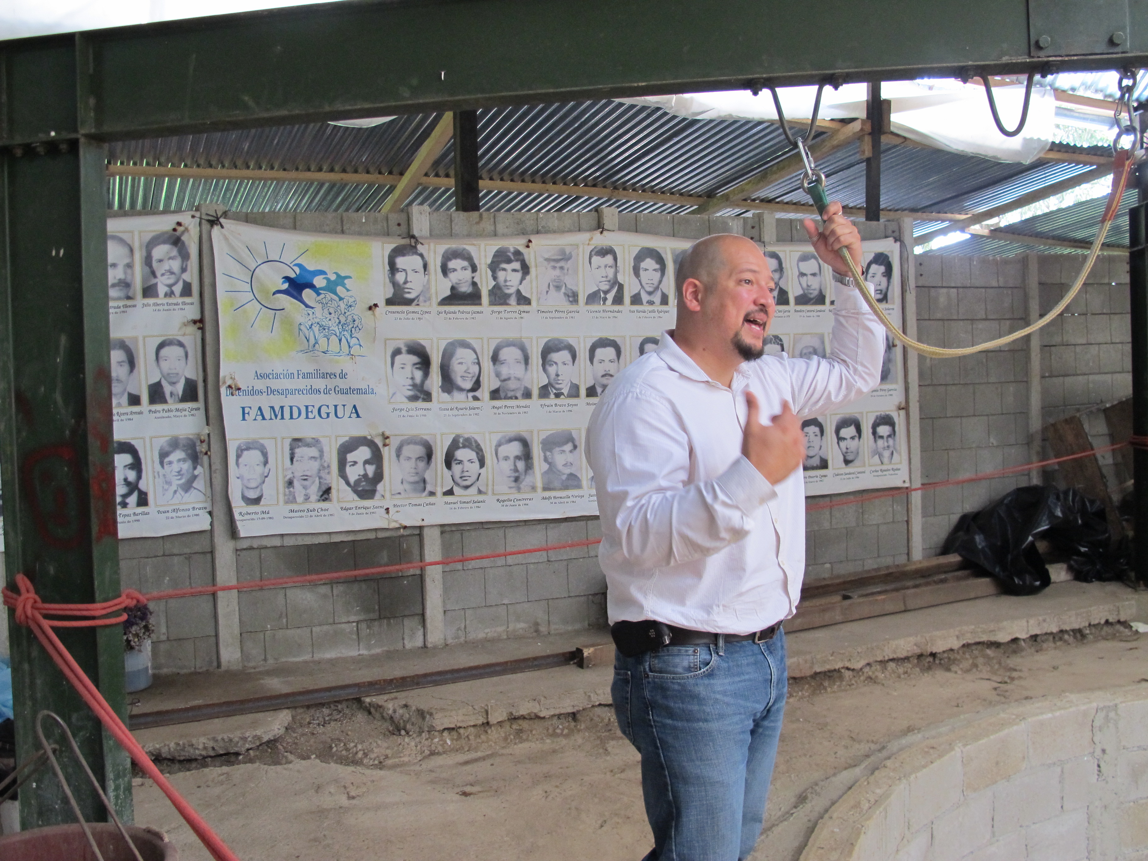 Fredy Peccerelli with UNBC + Rights Action field school at La Verbena exhumation site '12